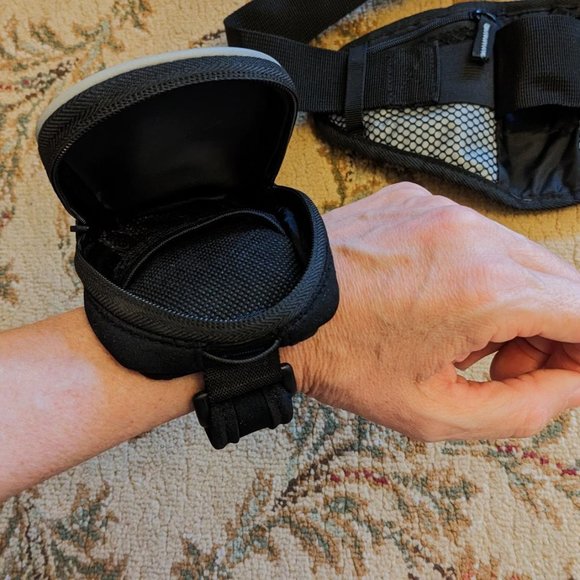 NEW Gemline Reflective Running/Hiking/Travel Belt with removable attachments - Picture 9 of 9